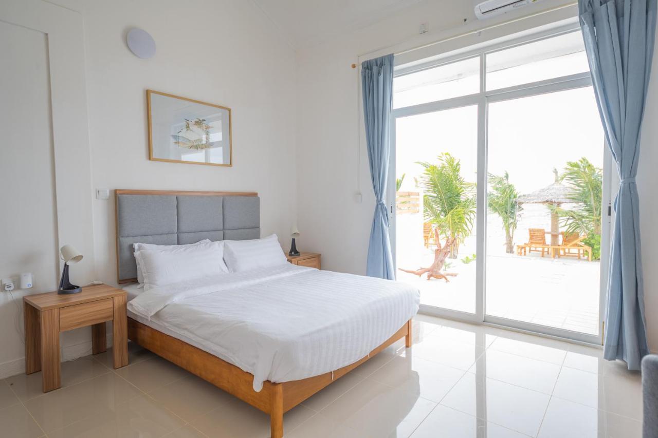 True South Hotel Addu City Exterior photo
